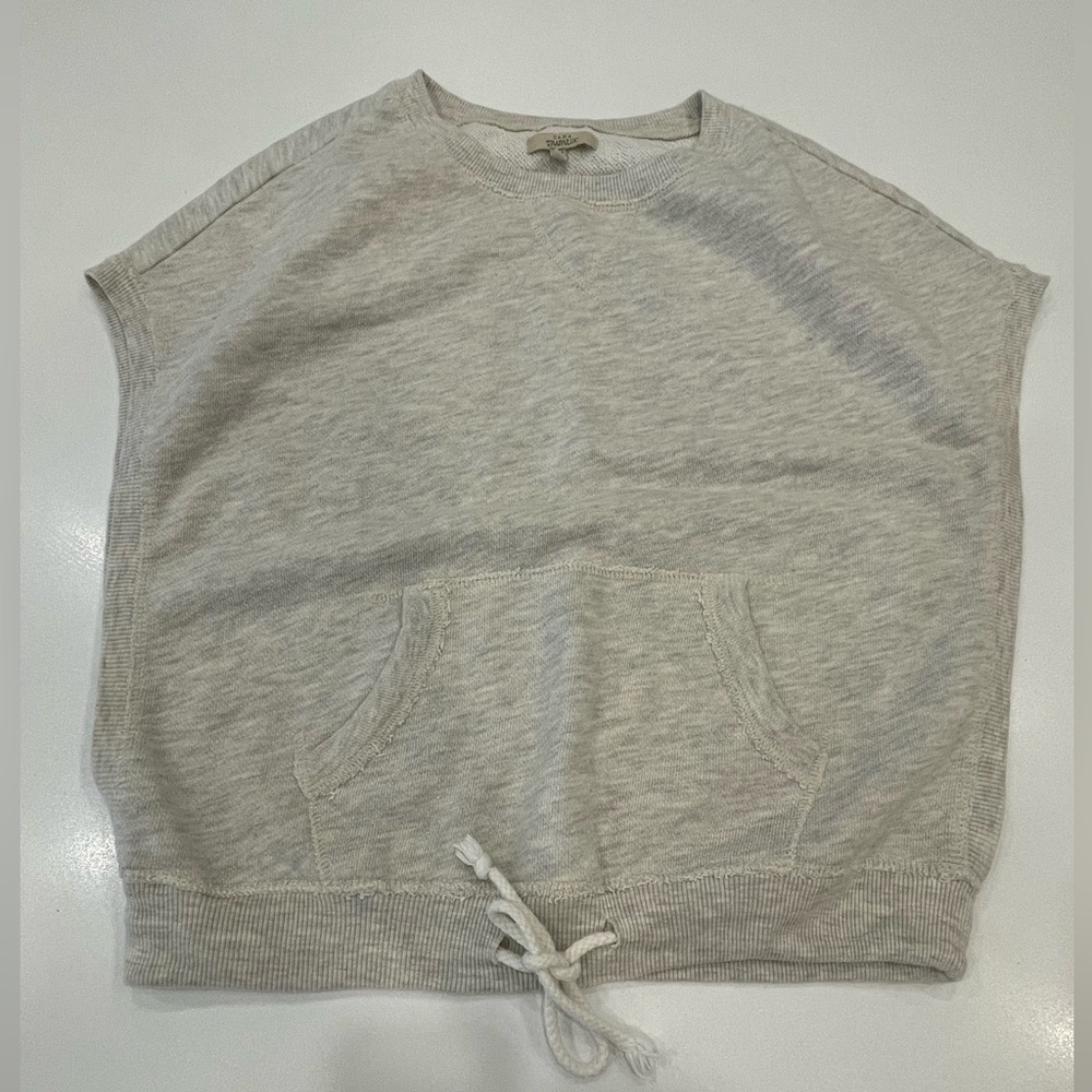 Gray Short Sleeve Sweater with Front Pocket